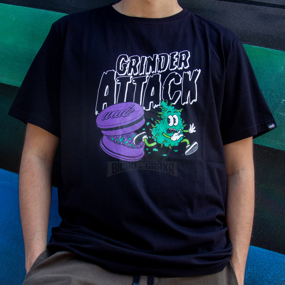 Camisa Manga Curta Preta Grinder Attack Weedz